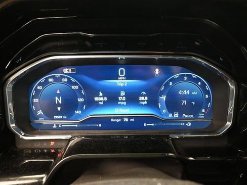 Used 2024 Chevrolet Silverado 1500 LT AWD/4WD image 15