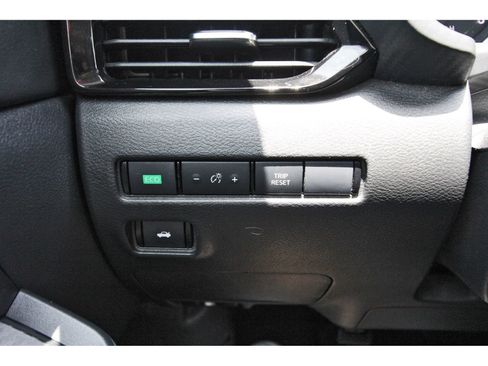 Used 2024 Nissan Sentra SV FWD image 19