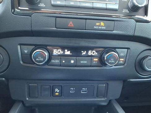 Used 2022 Nissan Frontier SV w/ Technology Package image 28