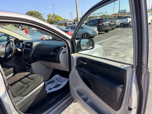 Used 2015 Dodge Grand Caravan SE w/ Quick Order Package 29E SE FWD image 15