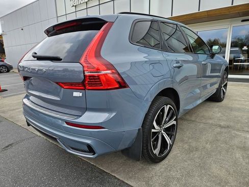 Used 2022 Volvo XC60 T8 R-Design w/ Advanced Package AWD/4WD image 5