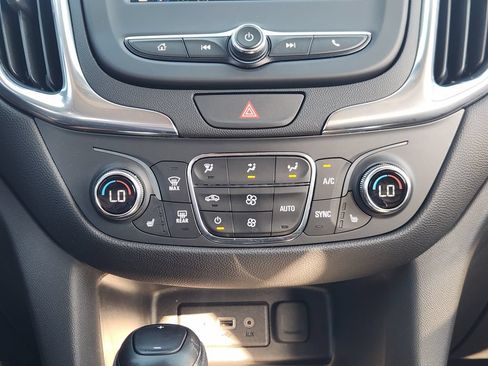 Used 2020 Chevrolet Equinox LT FWD image 19