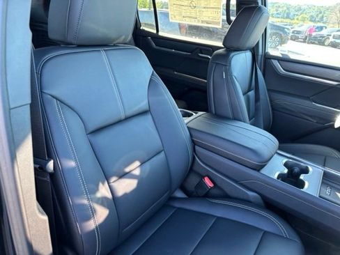 New 2026 GMC Acadia Elevation w/ Elevation Premium Package AWD/4WD image 25
