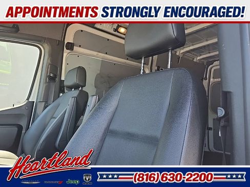 Used 2025 Mercedes-Benz Sprinter 2500 image 31