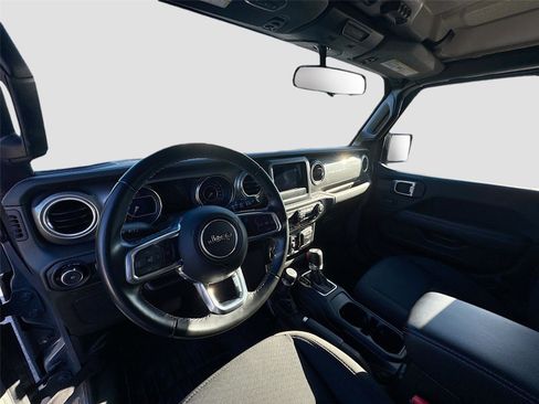 Used 2021 Jeep Wrangler Unlimited Sahara image 9