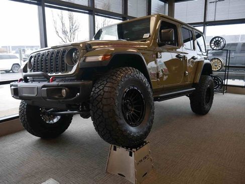 New 2026 Jeep Wrangler Unlimited Rubicon w/ Steel Bumper Group AWD/4WD image 3
