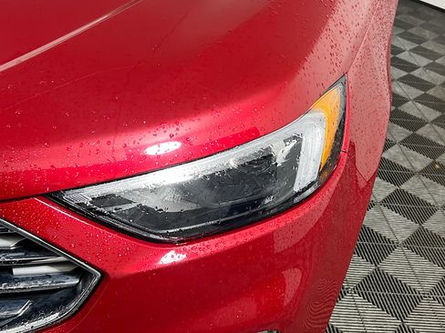 Used 2023 Ford Edge Titanium image 11