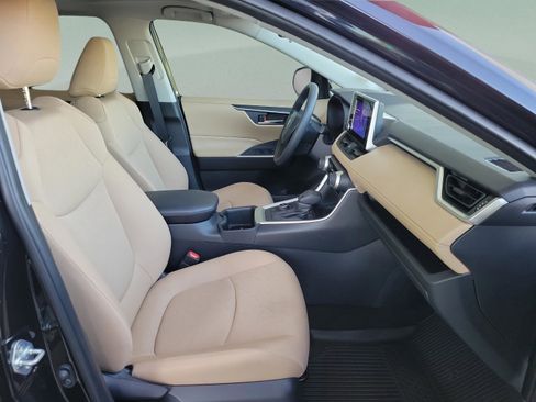 Certified 2025 Toyota RAV4 XLE image 28