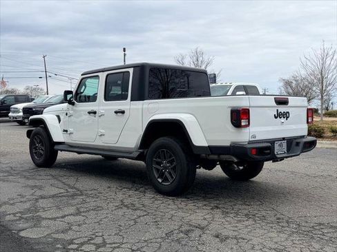 Certified 2025 Jeep Gladiator Sport image 5