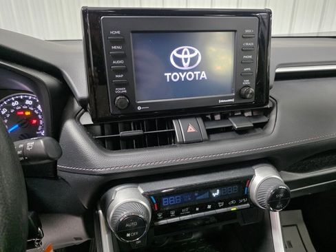Used 2022 Toyota RAV4 LE AWD/4WD image 13