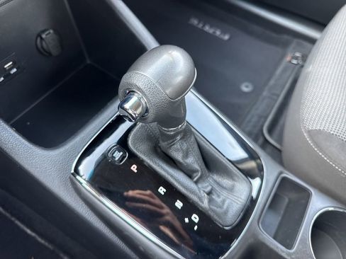 Used 2017 Kia Forte LX image 27