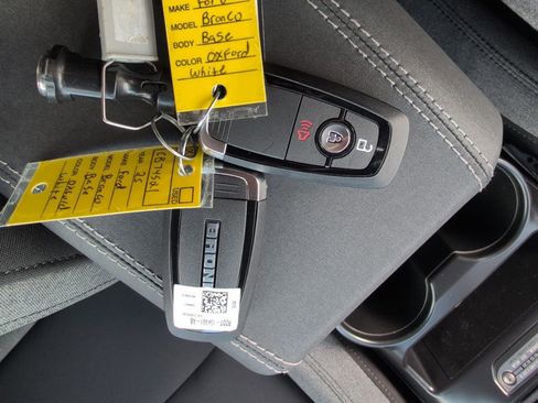 New 2025 Ford Bronco 2-Door AWD/4WD image 35