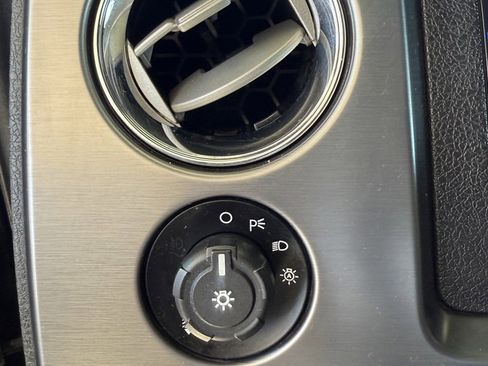 Used 2014 Ford F150 Limited image 31