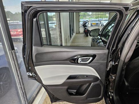 Used 2024 Jeep Compass Limited AWD/4WD image 16