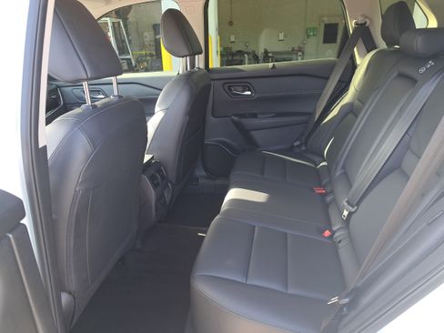 Certified 2024 Nissan Rogue SL w/ SL Premium Package image 20