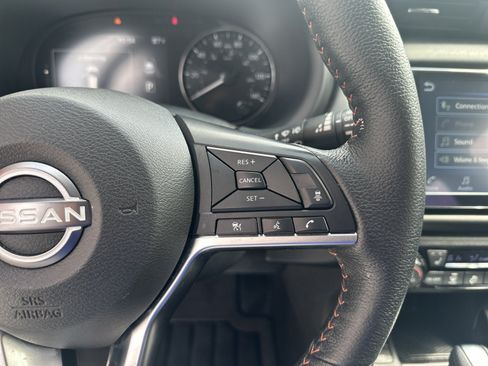 Used 2024 Nissan Kicks SR w/ SR Premium Package FWD image 12