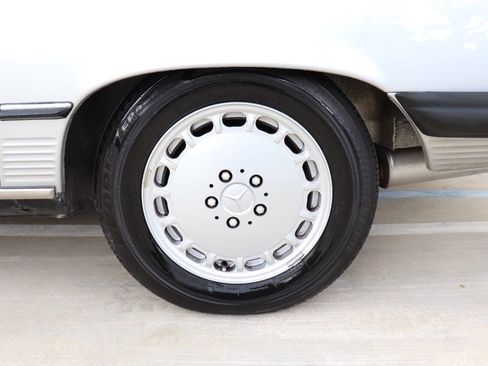 Used 1987 Mercedes-Benz 560 SL image 12