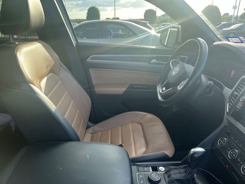 Used 2022 Volkswagen Atlas Cross Sport SEL Premium R-Line w/ Cross Sport MDO Package AWD/4WD image 4