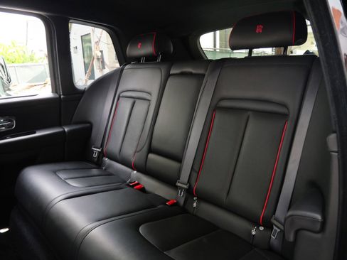 Certified 2021 Rolls-Royce Cullinan AWD/4WD image 8