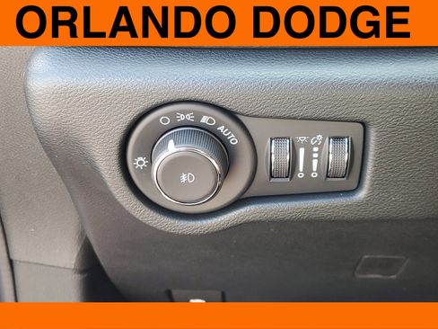 New 2026 Chrysler Pacifica Select image 19