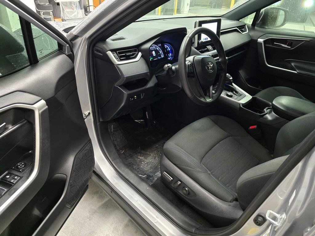Used 2024 Toyota RAV4 SE AWD/4WD image 15
