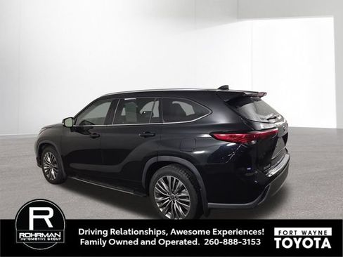 Used 2022 Toyota Highlander Platinum AWD/4WD image 10