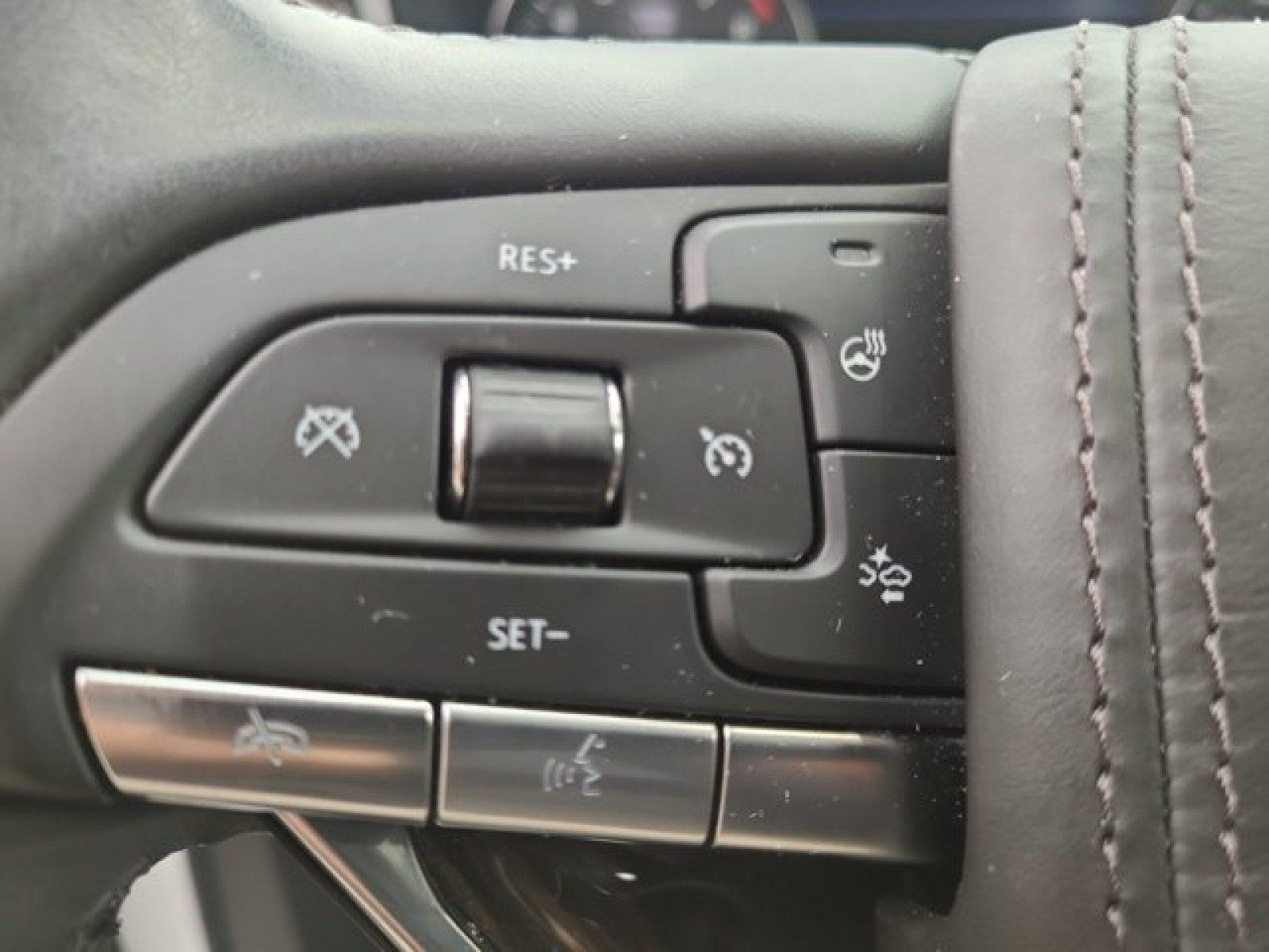 Used 2023 Cadillac XT6 Premium Luxury w/ Platinum Package FWD image 29