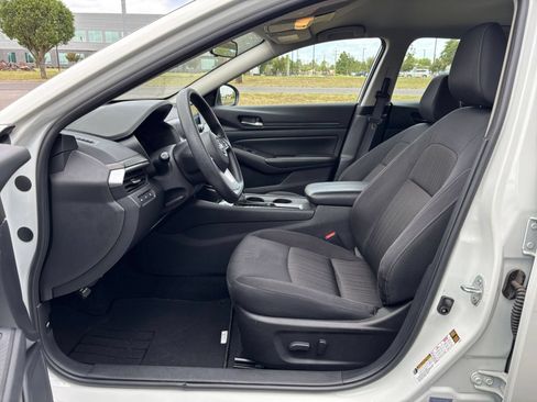 Used 2025 Nissan Altima 2.5 SV FWD image 22