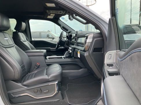 New 2025 Ford F250 Platinum image 12