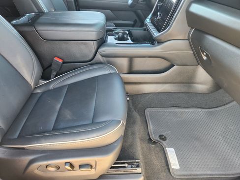 Used 2026 GMC Yukon Elevation RWD image 15