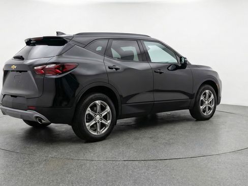 Used 2025 Chevrolet Blazer LT FWD image 9