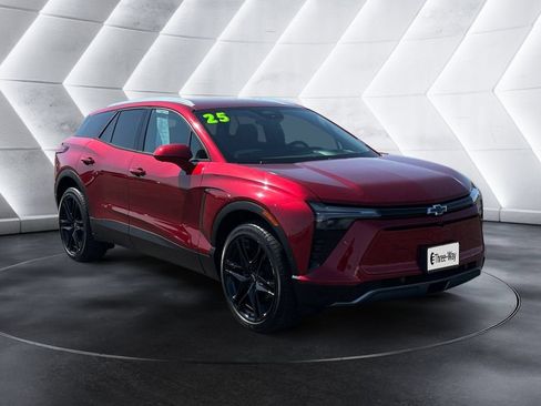Certified 2025 Chevrolet Blazer EV LT w/ Super Cruise Package AWD/4WD image 7