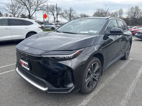 Used 2023 Toyota bZ4X Limited image 5