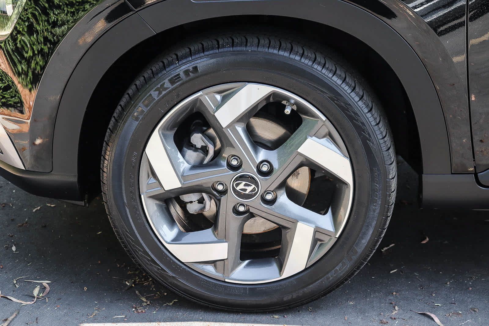 Used 2023 Hyundai Venue SEL w/ Cargo Package FWD image 11