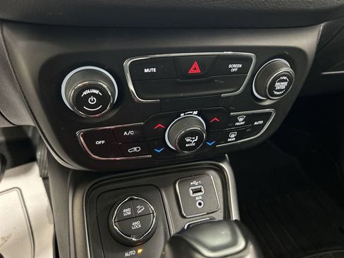 Used 2020 Jeep Compass Trailhawk w/ Premium Lighting Group image 17