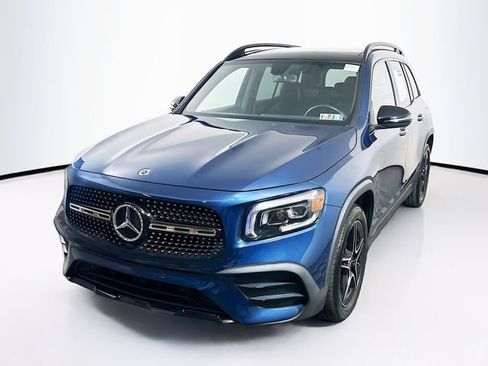 Used 2023 Mercedes-Benz GLB 250 4MATIC image 3