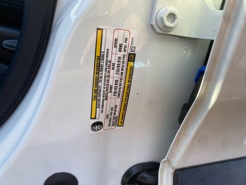 Used 2016 Jeep Renegade Sport w/ Power & Air Group image 32