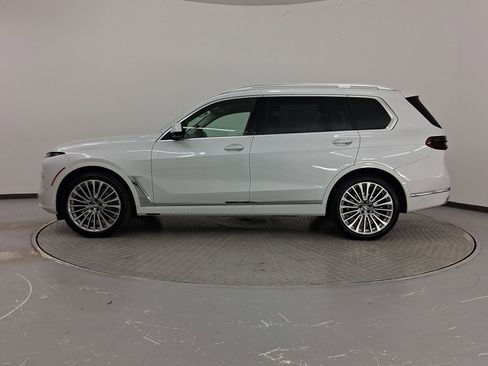 New 2026 BMW X7 xDrive40i w/ Executive Package image 2