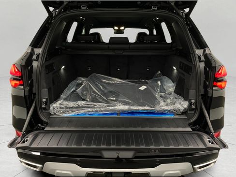 New 2026 BMW X5 xDrive50e w/ Climate Comfort Package AWD/4WD image 8