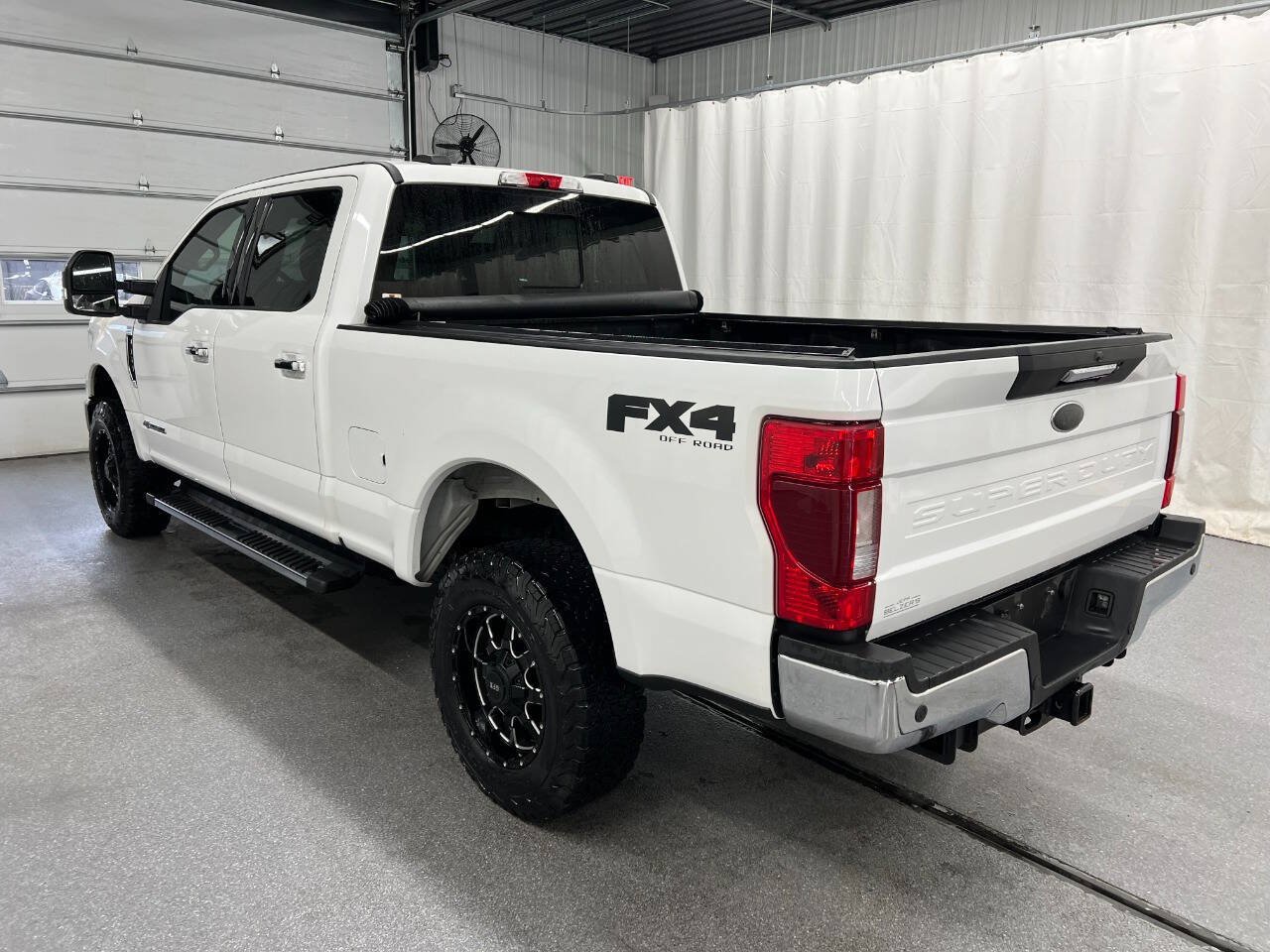 Used 2020 Ford F350 Lariat w/ Chrome Package AWD/4WD image 6
