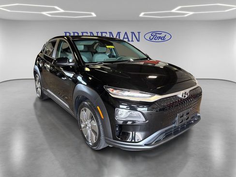 Used 2021 Hyundai Kona Limited w/ Cargo Package FWD image 3