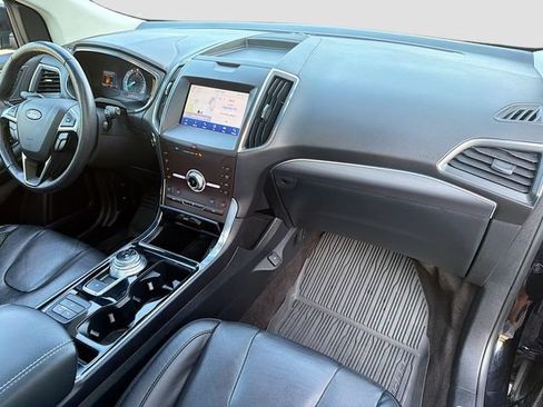 Used 2020 Ford Edge Titanium w/ Equipment Group 301A AWD/4WD image 28