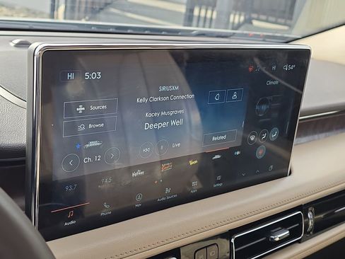 Used 2022 Lincoln Nautilus Reserve AWD/4WD image 27
