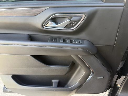 Used 2022 Chevrolet Tahoe LT w/ Luxury Package RWD image 37
