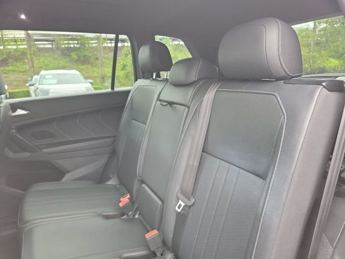 Used 2023 Volkswagen Tiguan SE R-Line FWD image 11