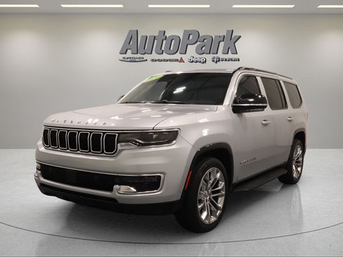 Certified 2024 Jeep Wagoneer 4WD image 6