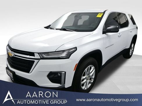 Used 2023 Chevrolet Traverse LS image 1