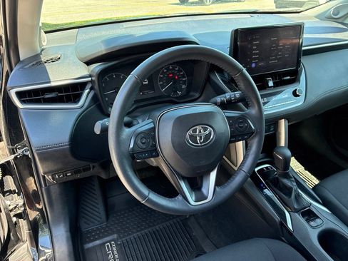 Used 2024 Toyota Corolla Cross LE w/ Moonroof Package AWD/4WD image 16