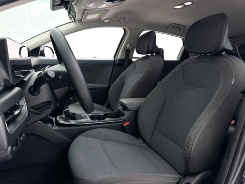 Certified 2025 Kia K4 FWD image 19