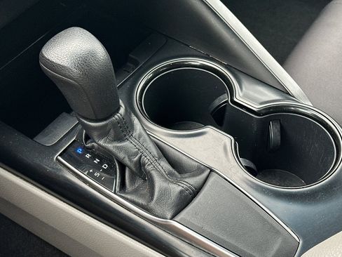 Used 2018 Toyota Camry LE FWD image 20